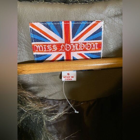 Miss London faux fur vest - Picture 3 of 5